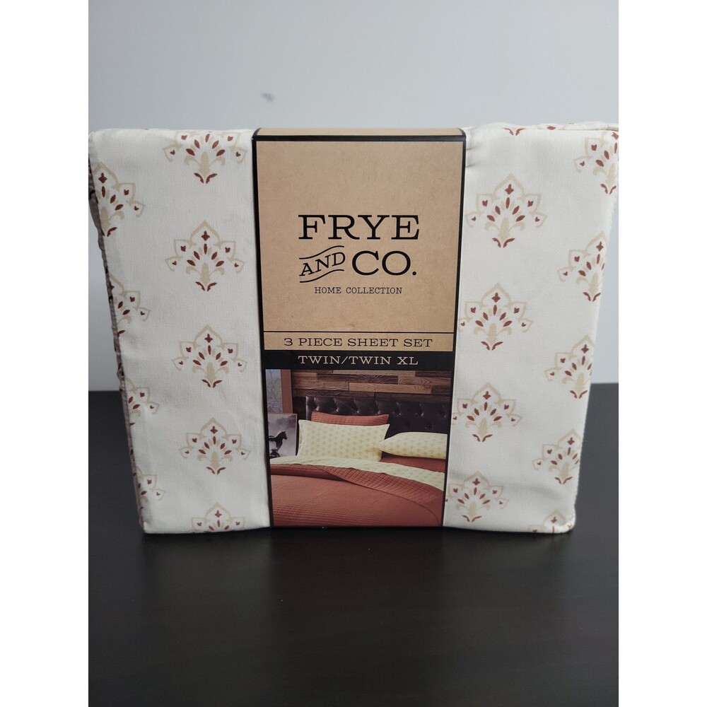 Frye & Co Beige medallion 3 piece twin/twin XL sheet set